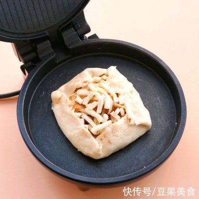 懒人界爆款美食-芝士鸡肉饼
