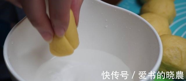 做法|蜂蜜小面包，不仅口感好，做法也简单，而且一口气还做了不同造型！