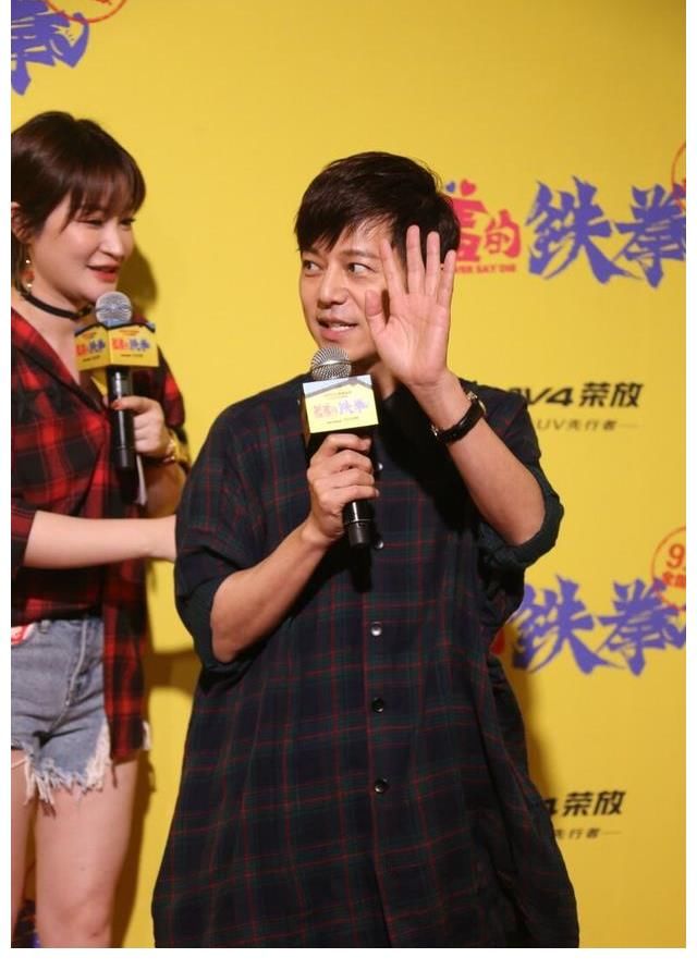 何炅|何炅多次救场,看他如何《即兴表达》