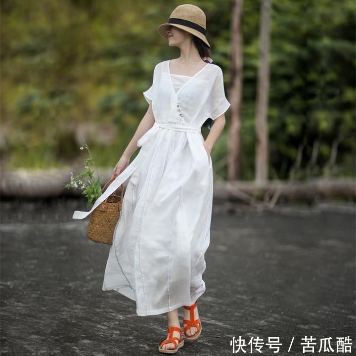 高挑|大龄女人尽量少穿一身黑，40岁后建议穿这“冻龄裙”，减龄提气质