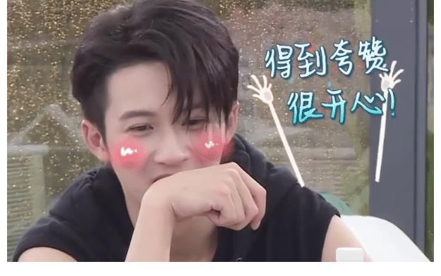 做饭|《中餐厅》遇上挑战，雷雨天在厨房做饭，黄晓明衣服淋湿宁静被吓到