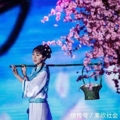 憑借《星光大道》成名,走紅后撬走別人丈夫,前妻女兒公開哭訴!