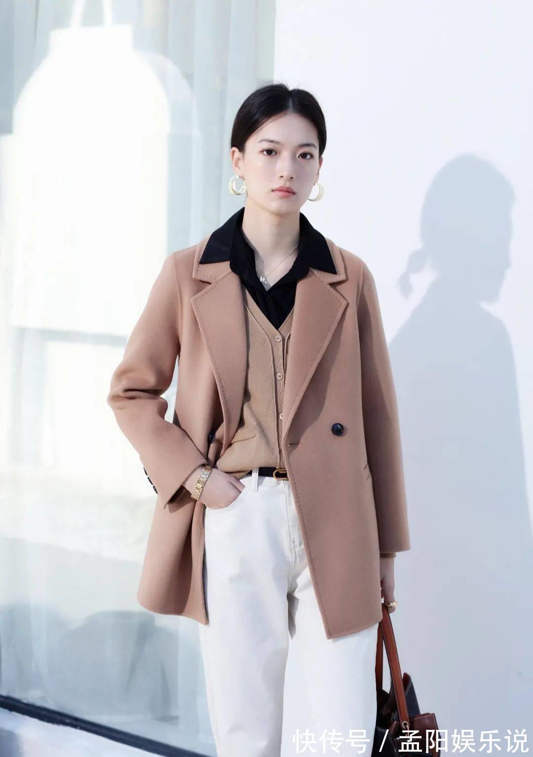 穿搭 中年女性不管穿什么外套,按照“三三法则”来,不出错还很时尚