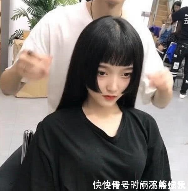 女孩|一个刘海拯救整张脸,女孩只是剪了一个刘海,瞬间变成“小仙女”