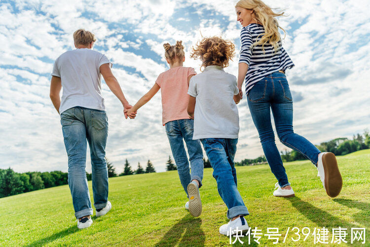 关节|每天坚持走路锻炼的人，最后都怎么样了？恭喜，5个好处不请自来