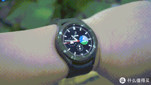 无线充电|跑步装备周边 篇六十三：配置大升级，系统还焕新，三星Galaxy Watch4 Classic给你更多惊喜