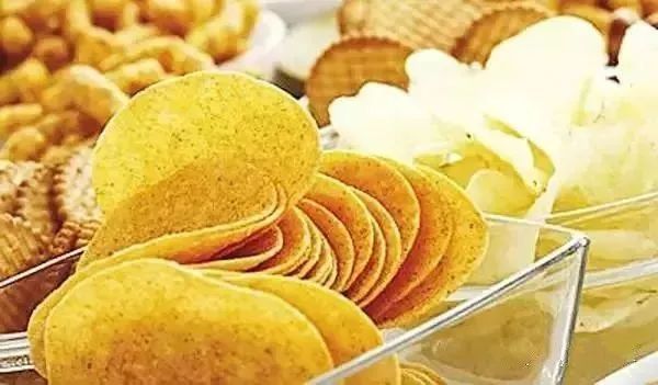 衰老|这8种食物是“衰老加速器”，每吃一口都在催你老