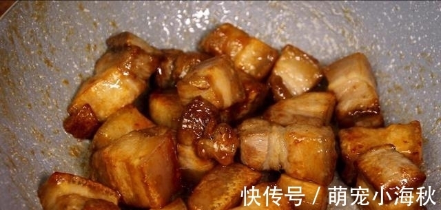 用水|炒糖色时,到底用油还是用水?搞错的人很多,难怪炒出来有苦味