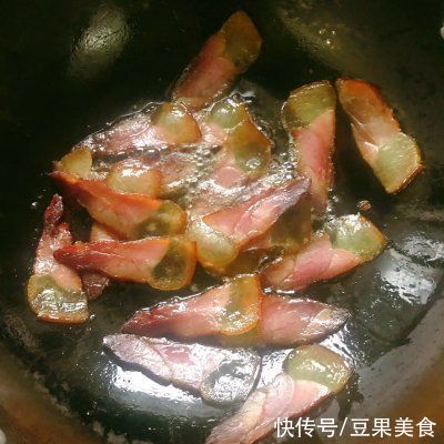 这道腊肉炒菜合集发到朋友圈，留言全说被馋哭