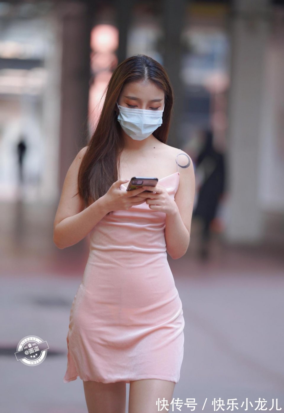 裙摆 耐人寻味的连衣裙搭配出全新感觉,唯美清新感十足,新颖时尚