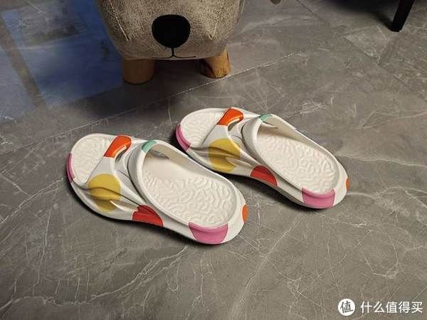 鞋子|拖鞋带有缓震功能是一种什么体验？
