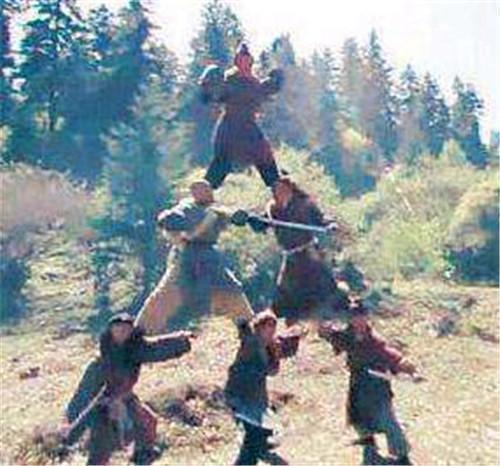 中国传统文化$孙悟空打死的6个山贼,若将他们名字连一起,才发现一个规律