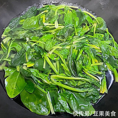 菠菜|今晚花10分钟做好菠菜炒豆饼，明天便当就吃它