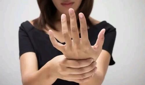 葡萄糖|血糖高不高,看双手就懂?若有这4种症状,或在暗示血糖偏高了