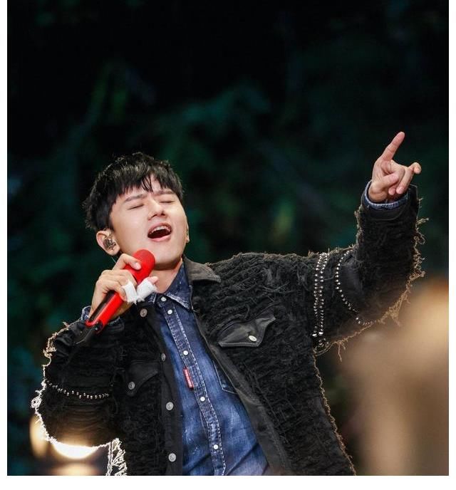 力压《跑男》成收视扛把子,连人民日报都成粉丝,这档综艺有多狠