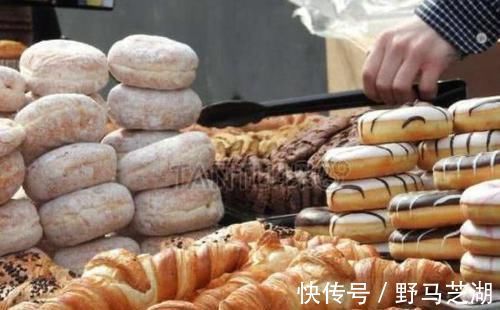 买面包时,聪明人会主动避开这3种,老板一瞧就知道是“内行人”