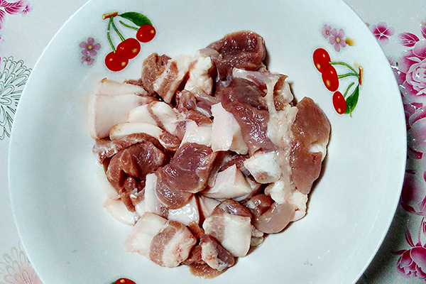 嘌呤含量|“嘌呤大户”被发现，含量是猪肉20倍，医生提醒为了健康请少吃