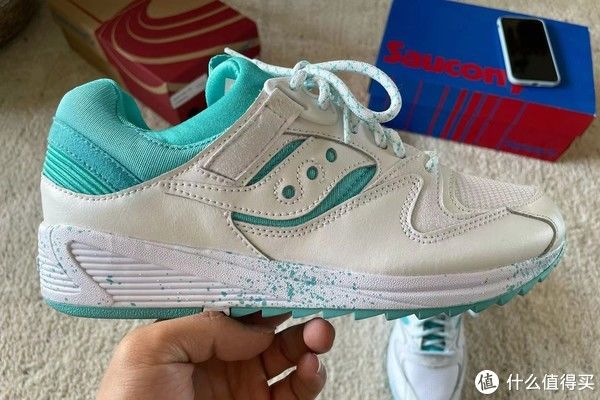 配色|Sneaker 篇一百一十八：Saucony Azura OG和Grid 8500开箱