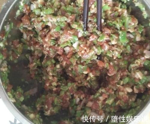 鸡肉|这个菜要多吃，钙是鸡肉的7倍，包成饺子，孩子一顿45个不够吃