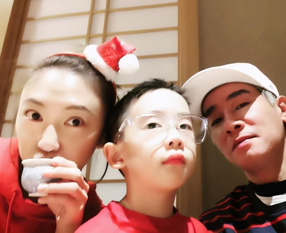 家庭教养|应采儿回怼朱丹获网友点赞:孩子吃饭的样子,暴露了你的家庭教养