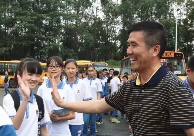 起床|妈妈半夜起床,发现15岁女儿偷看色情片,隔天却是这样的做法!