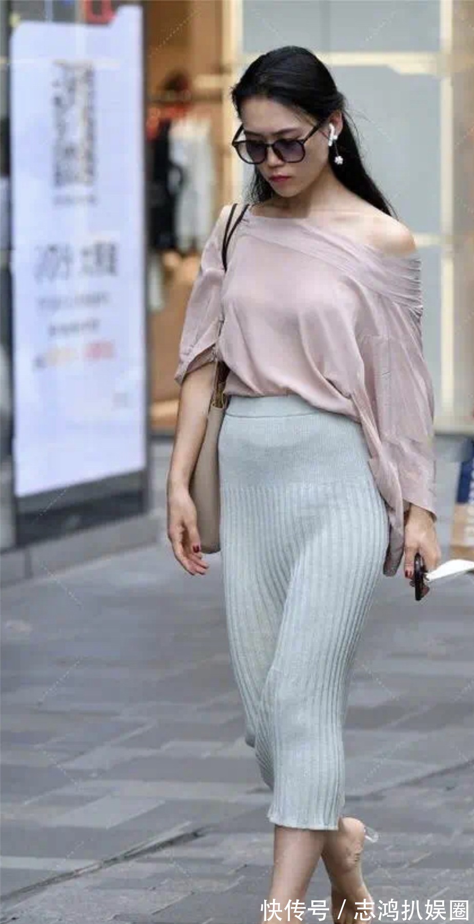 半身裙|斜肩上衣搭配长款半身裙,时尚减龄又撩人,尽显高贵气质和魅力