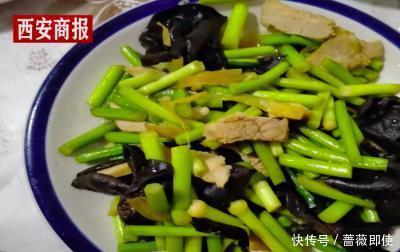 河南12岁男孩独自做9菜1汤年夜饭,凭一己之力为爸妈下厨,网友:有爱的娃