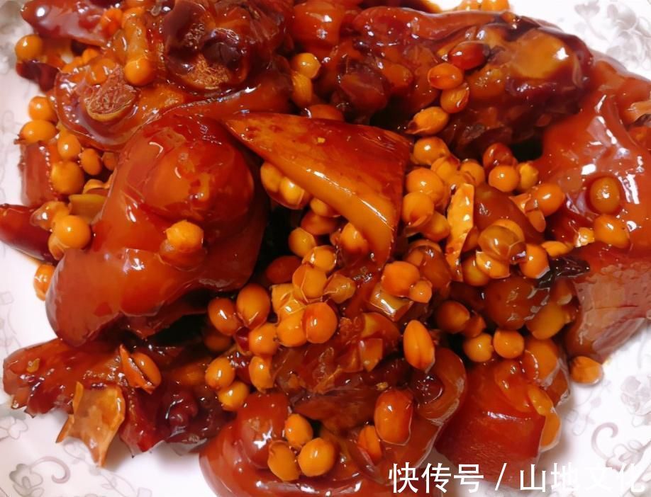 腥味|炖猪蹄时,掌握“1做2不做”窍门,猪蹄软烂香嫩,好吃无腥味