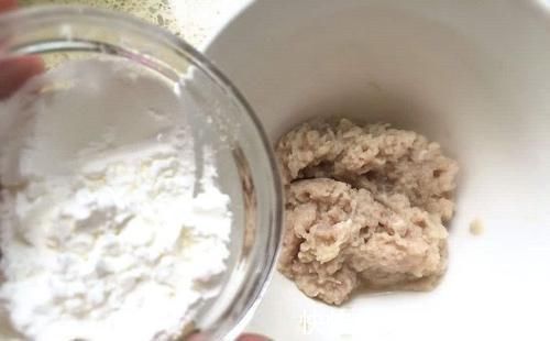 肉沫|宝宝多大可以吃肉?这个时候刚刚好,很多妈妈都喂晚了