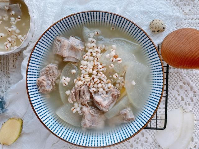 清洗干净|秋天最适合喝这碗汤,清淡不油腻,营养丰富又好喝,祛湿降火润燥