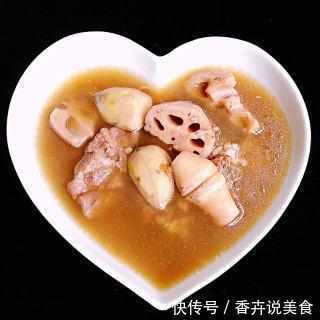 不管炖什么骨头汤,都不要直接加水炖,多加这1步,汤白味更浓