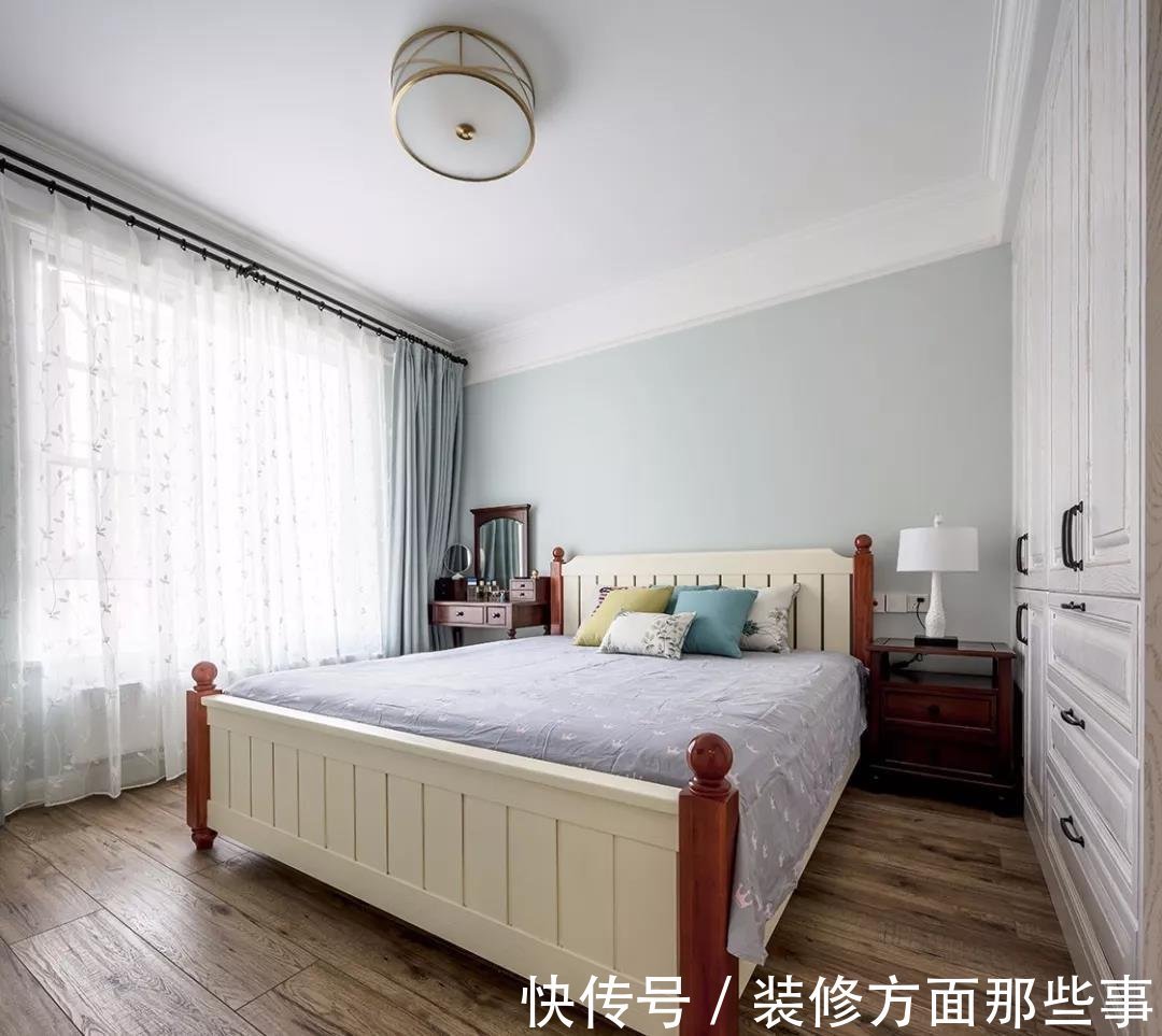 电视墙|120平现代美式风三居室,把电视墙后方做成收纳,实用通透又漂亮