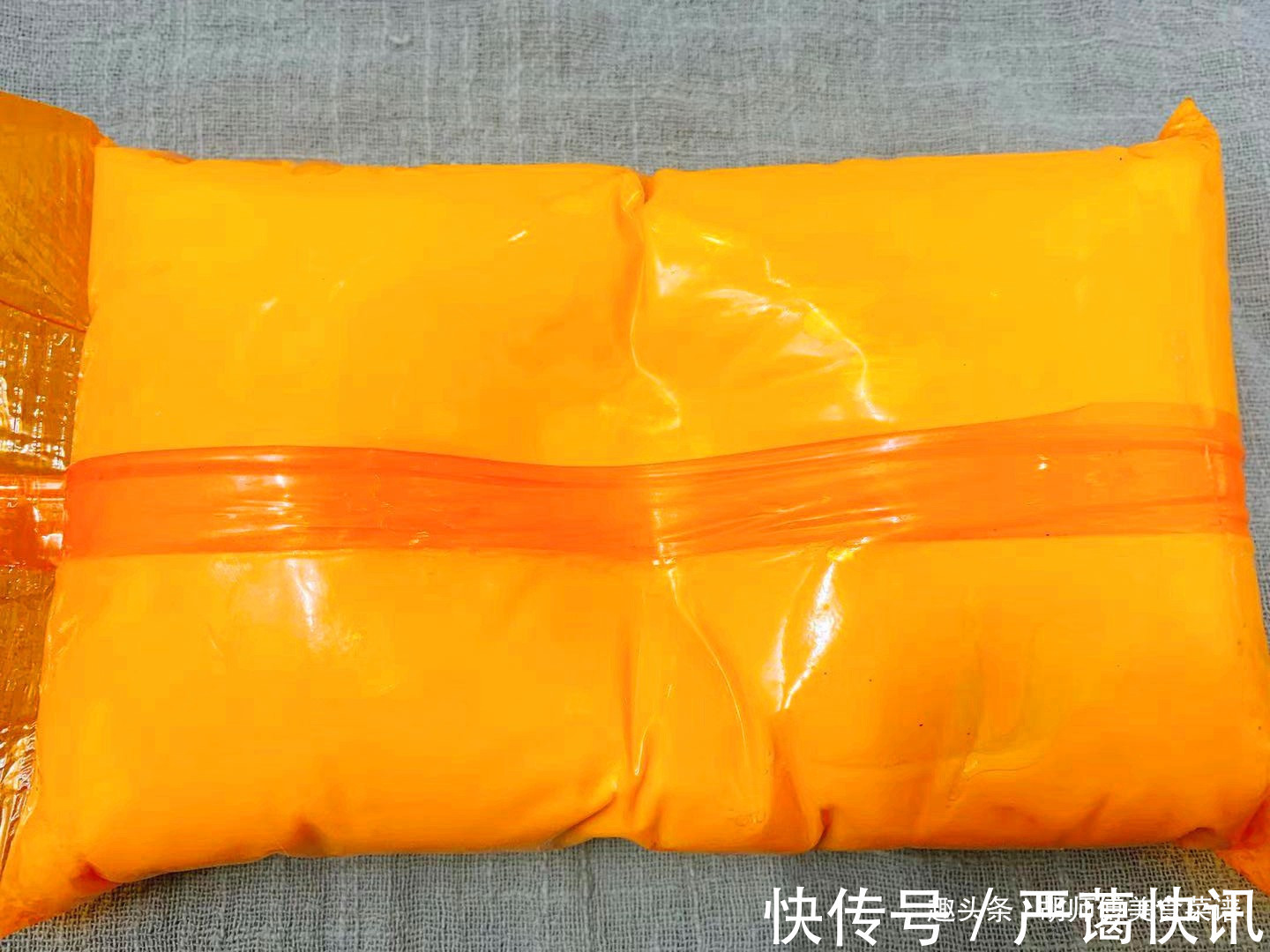 小时候特爱吃的酥饼,自己在家做,个个金黄酥脆,还是以前的味道