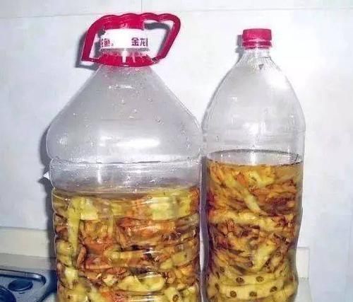 叶片|她用一斤香蕉皮把花养爆盆,全年不用施肥,花长得又壮又好开花多