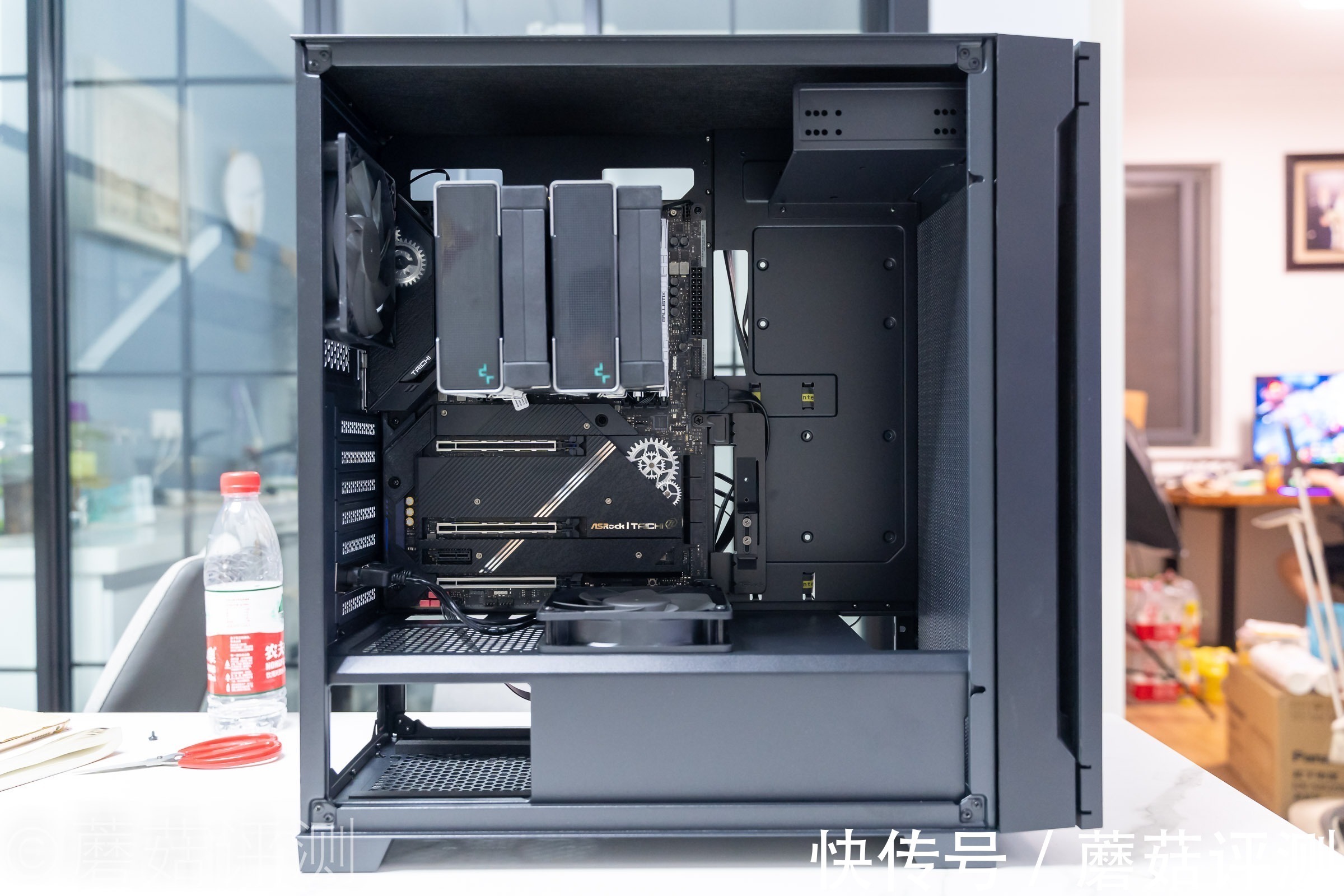 华擎|安静低调，博士小姐姐的选择、安钛克 Antec P10 Flux中塔静音机箱评测