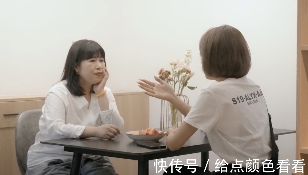 大龄|《心动的信号4》为何都冷落男三?30岁大龄,脱鞋不洗手就打鸡蛋