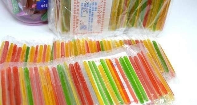 长大|我敢说你一定是吃了这些零食长大的,最后一个女孩们都吃了