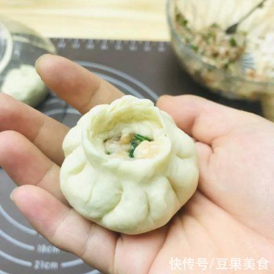 中筋面粉|吃过这款自己做的鲜肉包子，我再也没去过包子铺了