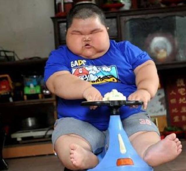 心脑血管|奶奶带9个月的小孙子,养到30来斤见人就炫耀,妈妈却愁眉不展