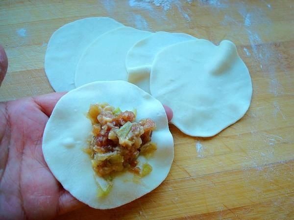 年夜饭包饺子，猪肉牛肉比不上这肉，好吃还营养，吃完暖洋洋