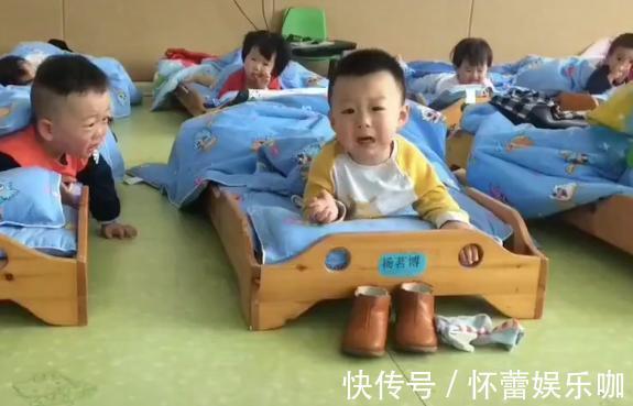 幼儿园|两位“杠精萌娃”幼儿园吵架走红,红衣萌娃:嘿呀,好气啊!