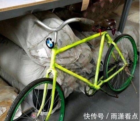 |搞笑图片幽默段子笑话:狗子,你是孩子的护花使者么,哈哈哈