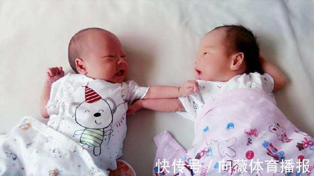 李慧|26岁产妇顺产双胞胎,护士抱来孩子,爸爸吓得大声叫医生