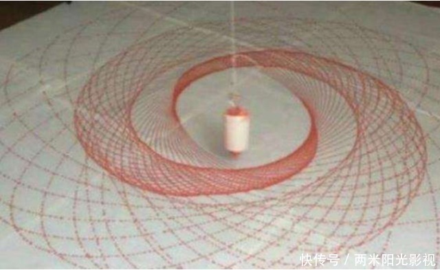 地球 如何证明地球在转动?把石头吊在空中,神奇的现象出现了