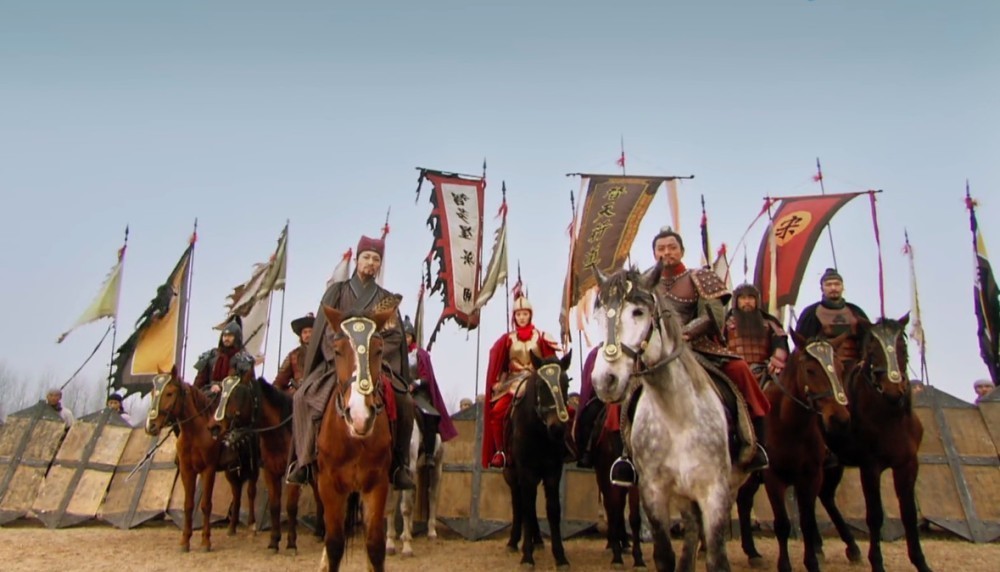 梁山|水浒传里,梁山好汉有两个侦探,一个能跑一个能飞