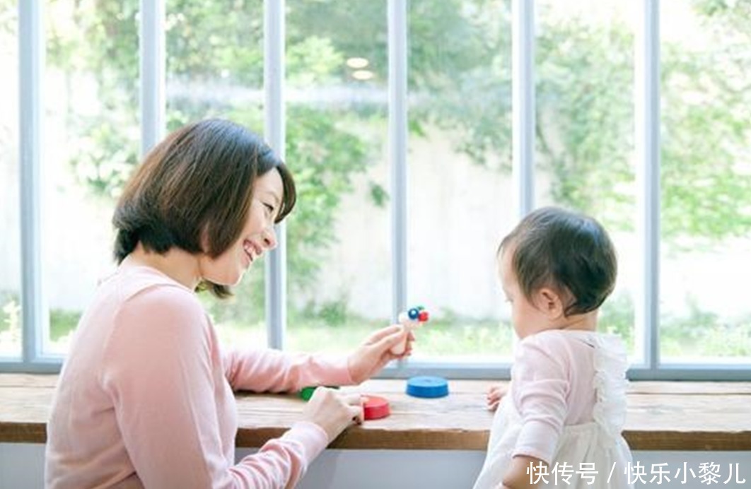 父母|“妈妈,我跟弟弟你更爱谁?”对孩子而言,最佳答案不是“都爱”