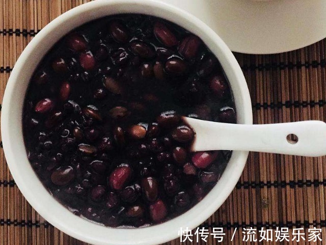 花青素|黑枸杞有着“花青素之王”的美誉,4种吃法为健康美丽加分