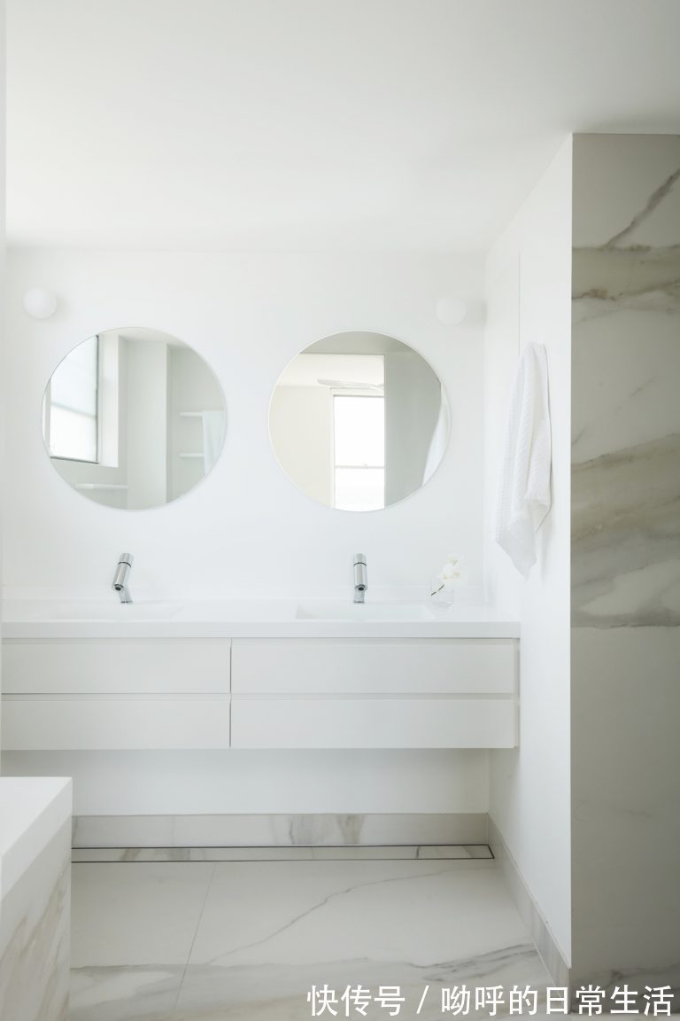 布鲁克|80㎡极简小公寓,坐拥美丽海湾景色