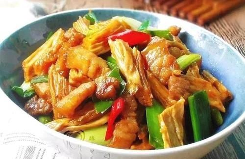 花30块钱做了5道菜，经济又实惠，全家人都吃到打嗝，来看看是啥