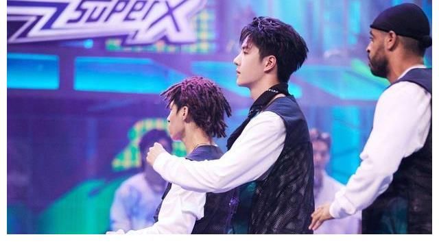 這就是街舞|王一博戰(zhàn)隊三連敗，現(xiàn)場分析問題，比賽前就早有預(yù)兆？